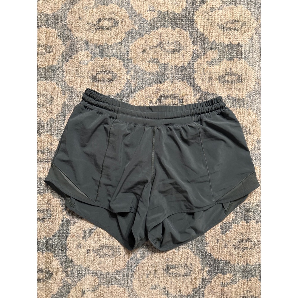 Lululemon Hotty Hot Short Size 8 Excellent Condition